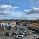 L'atelier Du Tailleur A 5 Mn Du Puy Du Fou Chambretaud