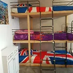 L'atelier Du Tailleur A 5 Mn Du Puy Du Fou *