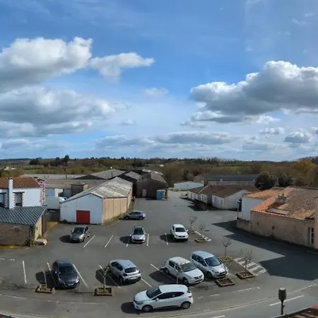 L'atelier Du Tailleur à 5 Mn Du Puy Du Fou Chambretaud