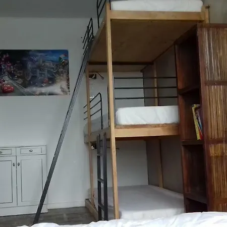 L'atelier Du Tailleur A 5 Mn Du Puy Du Fou Chambretaud