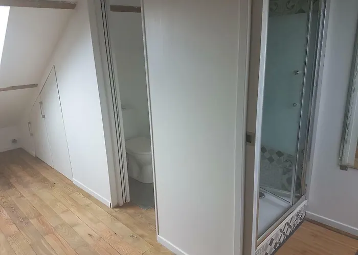 L'atelier Du Tailleur A 5 Mn Du Puy Du Fou Nyaraló Chambretaud