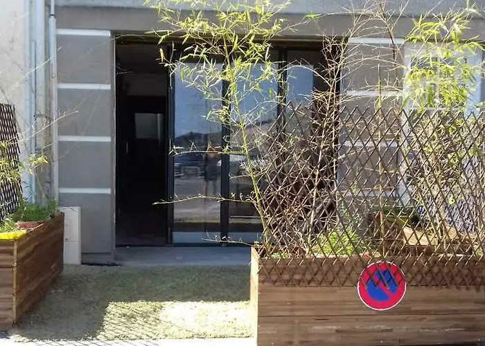 L'atelier Du Tailleur A 5 Mn Du Puy Du Fou Nyaraló Chambretaud